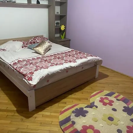 Blue House Apartment *