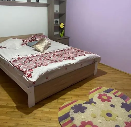 Blue House Apartment *